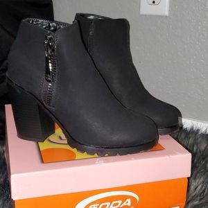 Black Booties with Zipper